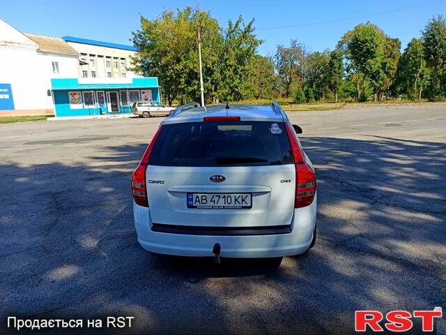Белый Киа Сид, объемом двигателя 1.6 л и пробегом 191 тыс. км за 5200 $, фото 6 на Automoto.ua