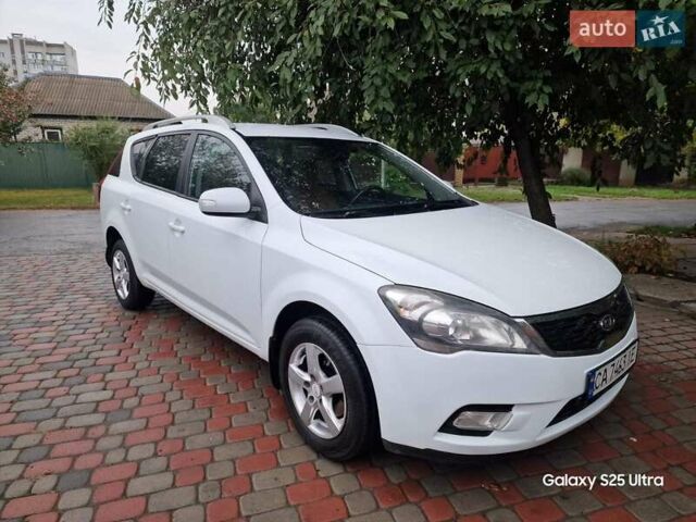 Белый Киа Сид, объемом двигателя 1.59 л и пробегом 227 тыс. км за 5999 $, фото 4 на Automoto.ua