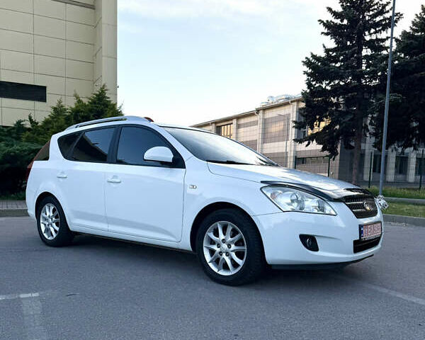 Белый Киа Сид, объемом двигателя 1.6 л и пробегом 222 тыс. км за 7500 $, фото 1 на Automoto.ua