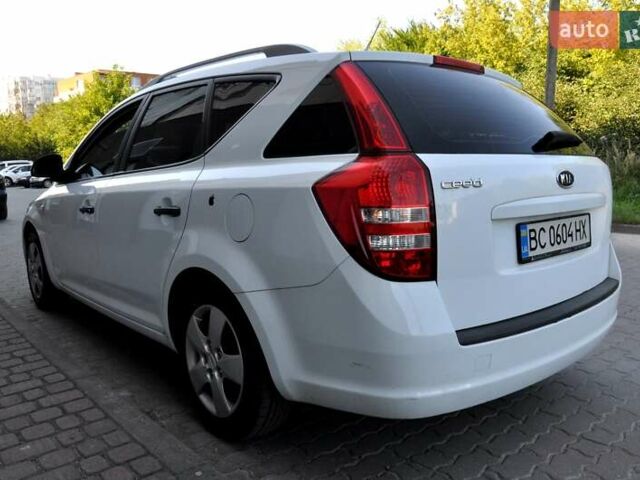 Білий Кіа Сід, об'ємом двигуна 1.4 л та пробігом 221 тис. км за 4800 $, фото 13 на Automoto.ua