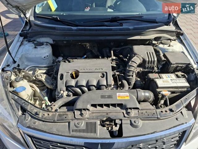 Белый Киа Сид, объемом двигателя 1.6 л и пробегом 281 тыс. км за 5800 $, фото 12 на Automoto.ua