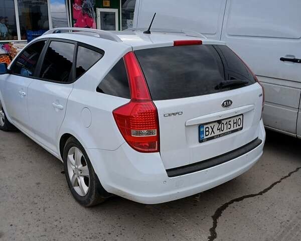 Белый Киа Сид, объемом двигателя 1.6 л и пробегом 265 тыс. км за 6300 $, фото 3 на Automoto.ua