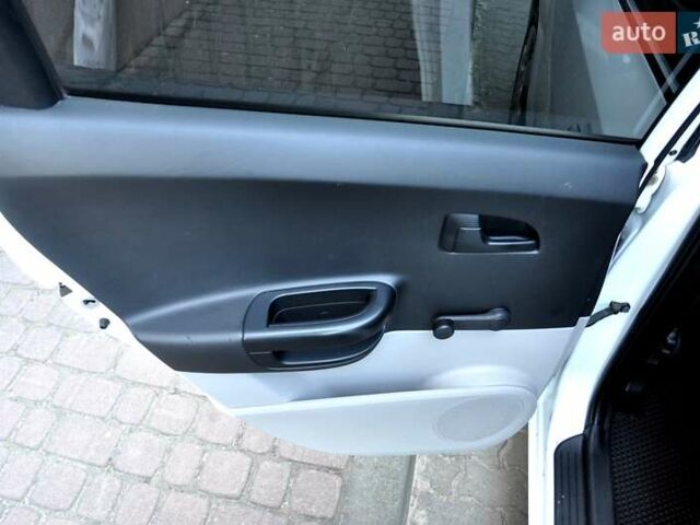 Білий Кіа Сід, об'ємом двигуна 1.4 л та пробігом 221 тис. км за 4800 $, фото 18 на Automoto.ua