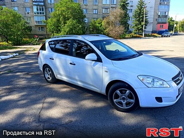 Белый Киа Сид, объемом двигателя 1.6 л и пробегом 191 тыс. км за 5200 $, фото 3 на Automoto.ua