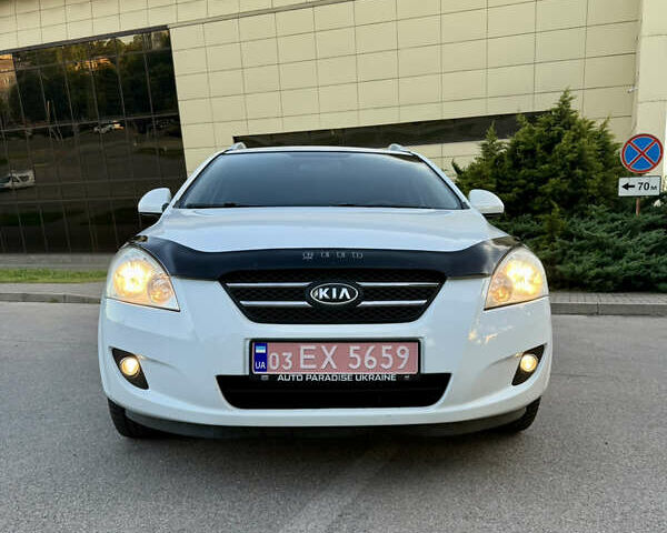 Белый Киа Сид, объемом двигателя 1.6 л и пробегом 222 тыс. км за 7500 $, фото 8 на Automoto.ua