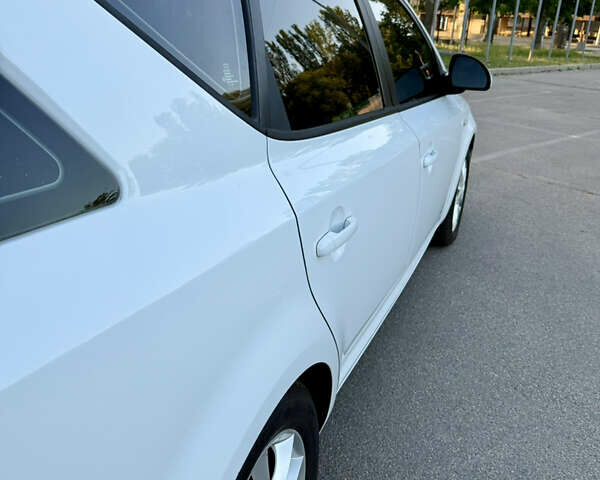 Белый Киа Сид, объемом двигателя 1.6 л и пробегом 222 тыс. км за 7500 $, фото 11 на Automoto.ua