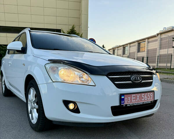 Белый Киа Сид, объемом двигателя 1.6 л и пробегом 222 тыс. км за 7500 $, фото 10 на Automoto.ua