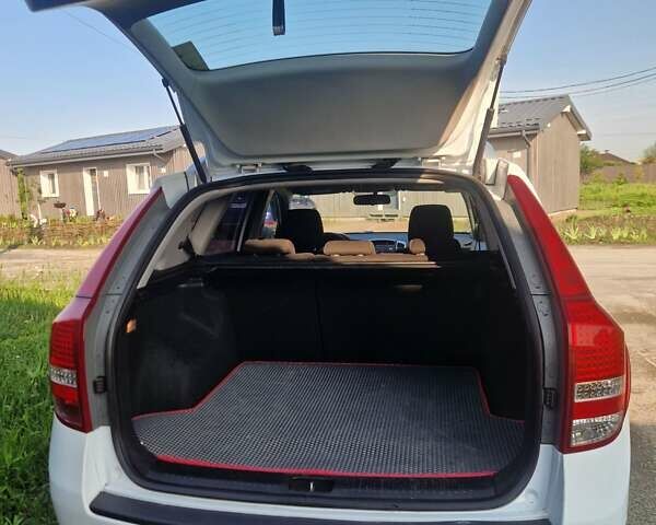 Белый Киа Сид, объемом двигателя 1.6 л и пробегом 233 тыс. км за 7600 $, фото 4 на Automoto.ua