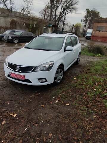 Білий Кіа Сід, об'ємом двигуна 1.6 л та пробігом 100 тис. км за 7200 $, фото 1 на Automoto.ua