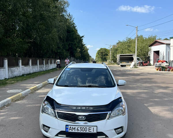 Белый Киа Сид, объемом двигателя 1.58 л и пробегом 278 тыс. км за 7300 $, фото 1 на Automoto.ua