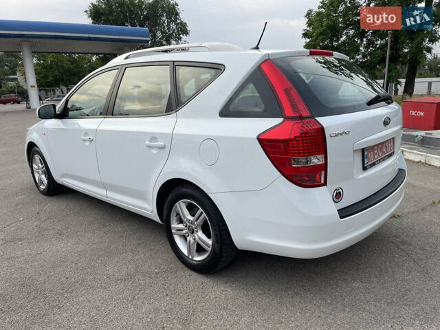 Белый Киа Сид, объемом двигателя 1.4 л и пробегом 157 тыс. км за 7333 $, фото 38 на Automoto.ua