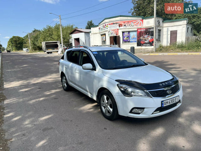 Белый Киа Сид, объемом двигателя 1.58 л и пробегом 278 тыс. км за 7300 $, фото 2 на Automoto.ua