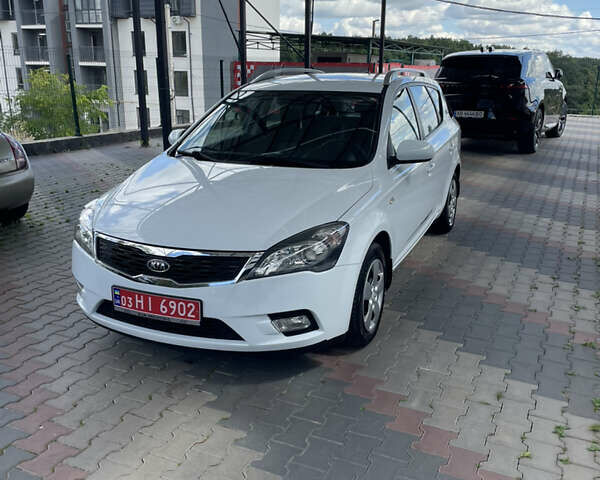 Білий Кіа Сід, об'ємом двигуна 1.6 л та пробігом 226 тис. км за 7500 $, фото 1 на Automoto.ua