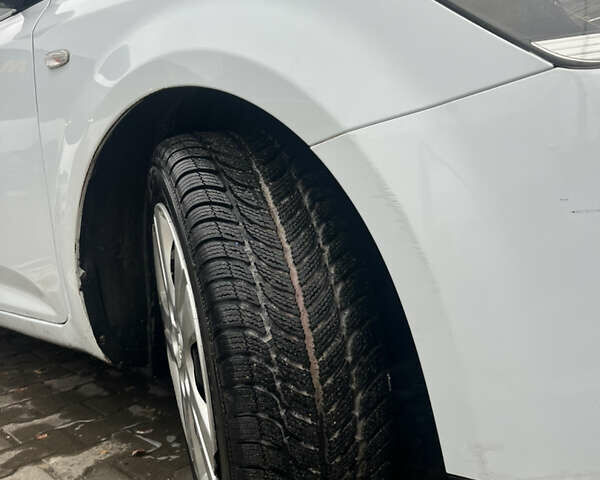 Белый Киа Сид, объемом двигателя 1.58 л и пробегом 190 тыс. км за 6500 $, фото 2 на Automoto.ua