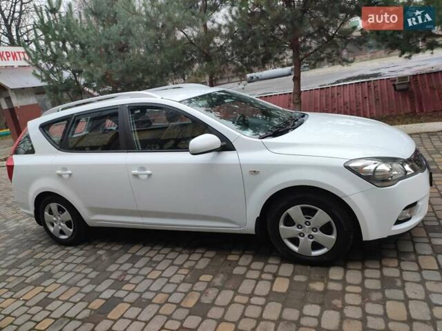 Білий Кіа Сід, об'ємом двигуна 1.59 л та пробігом 189 тис. км за 6800 $, фото 10 на Automoto.ua