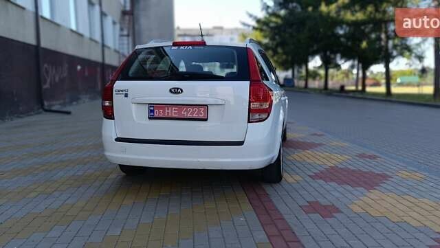 Белый Киа Сид, объемом двигателя 1.4 л и пробегом 223 тыс. км за 5650 $, фото 5 на Automoto.ua