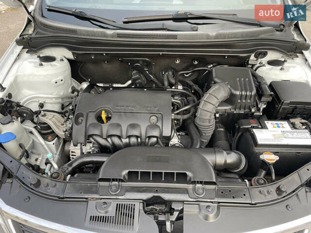 Белый Киа Сид, объемом двигателя 1.4 л и пробегом 157 тыс. км за 7333 $, фото 34 на Automoto.ua