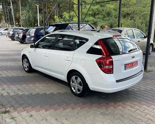 Білий Кіа Сід, об'ємом двигуна 1.6 л та пробігом 226 тис. км за 7500 $, фото 3 на Automoto.ua