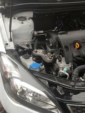 Білий Кіа Сід, об'ємом двигуна 1.6 л та пробігом 100 тис. км за 7200 $, фото 18 на Automoto.ua