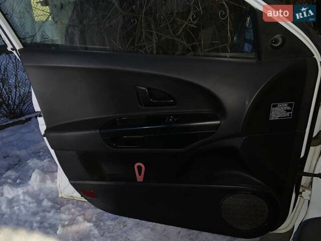 Белый Киа Сид, объемом двигателя 1.6 л и пробегом 288 тыс. км за 6000 $, фото 21 на Automoto.ua