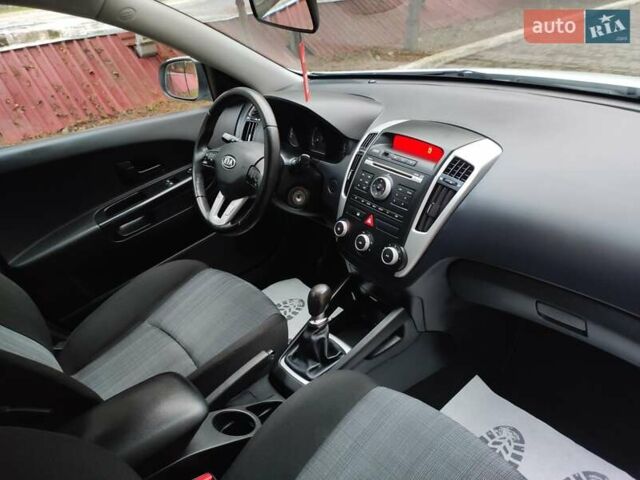 Білий Кіа Сід, об'ємом двигуна 1.59 л та пробігом 189 тис. км за 6800 $, фото 14 на Automoto.ua