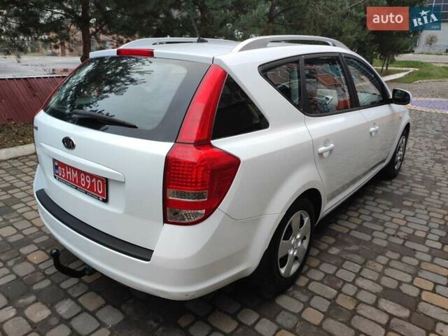 Білий Кіа Сід, об'ємом двигуна 1.59 л та пробігом 189 тис. км за 6800 $, фото 8 на Automoto.ua