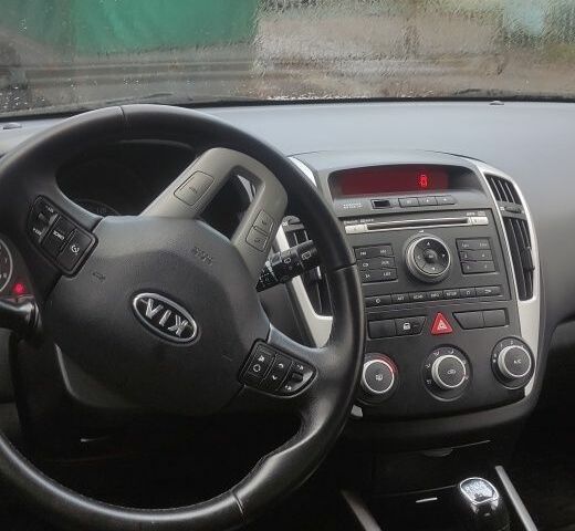 Белый Киа Сид, объемом двигателя 0 л и пробегом 100 тыс. км за 7200 $, фото 10 на Automoto.ua