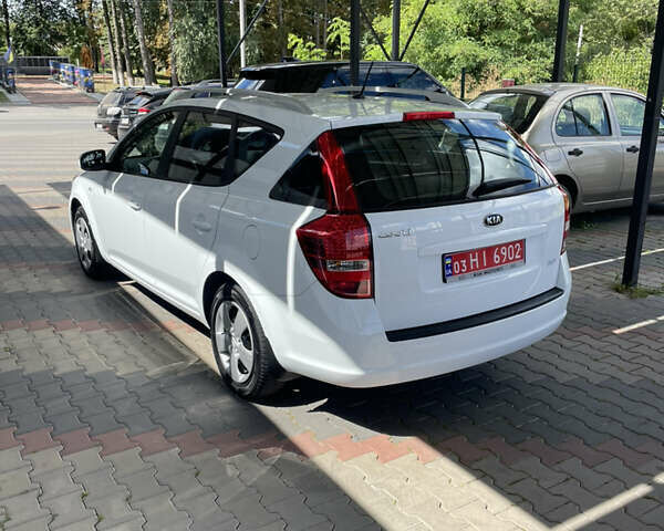 Білий Кіа Сід, об'ємом двигуна 1.6 л та пробігом 226 тис. км за 7500 $, фото 8 на Automoto.ua