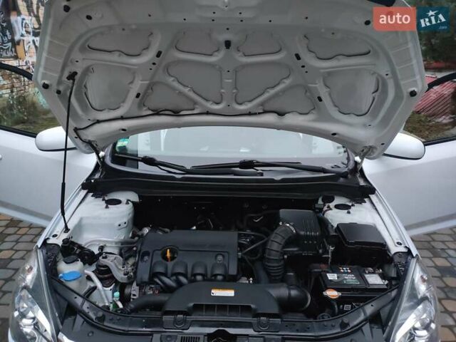 Білий Кіа Сід, об'ємом двигуна 1.59 л та пробігом 189 тис. км за 6800 $, фото 23 на Automoto.ua