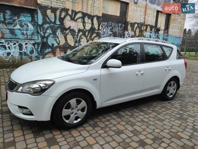 Білий Кіа Сід, об'ємом двигуна 1.59 л та пробігом 189 тис. км за 6800 $, фото 2 на Automoto.ua