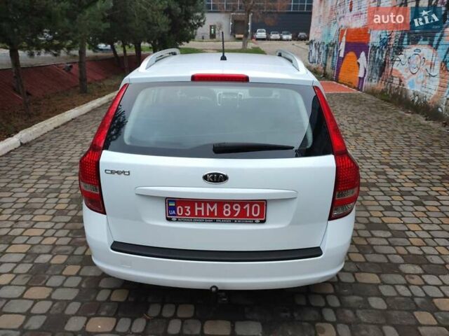 Білий Кіа Сід, об'ємом двигуна 1.59 л та пробігом 189 тис. км за 6800 $, фото 7 на Automoto.ua