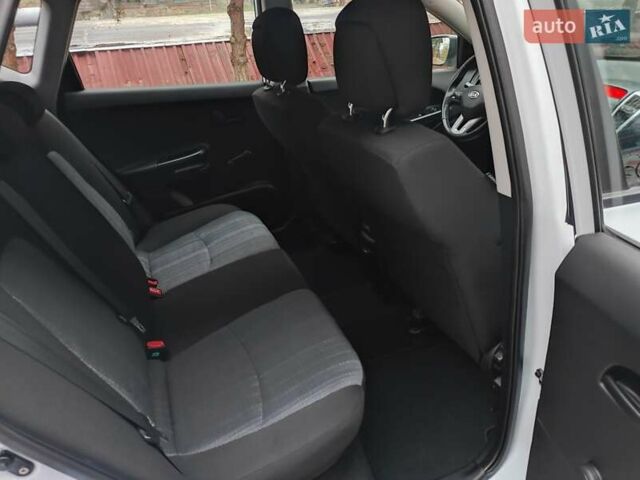 Білий Кіа Сід, об'ємом двигуна 1.59 л та пробігом 189 тис. км за 6800 $, фото 17 на Automoto.ua