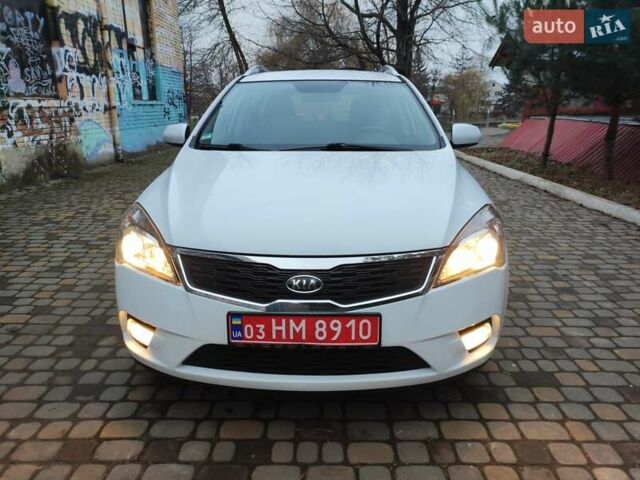 Білий Кіа Сід, об'ємом двигуна 1.59 л та пробігом 189 тис. км за 6800 $, фото 22 на Automoto.ua