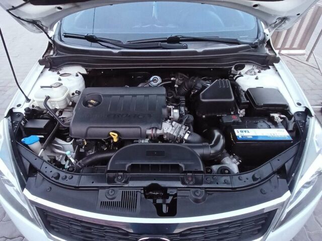 Белый Киа Сид, объемом двигателя 1.6 л и пробегом 250 тыс. км за 7000 $, фото 8 на Automoto.ua