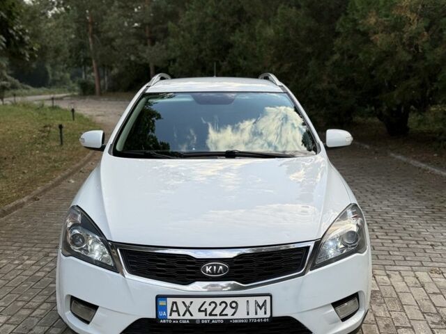 Белый Киа Сид, объемом двигателя 0 л и пробегом 350 тыс. км за 4959 $, фото 5 на Automoto.ua