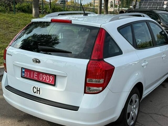 Білий Кіа Сід, об'ємом двигуна 1.4 л та пробігом 147 тис. км за 5700 $, фото 21 на Automoto.ua