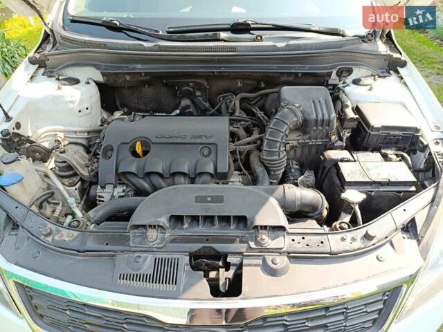 Білий Кіа Сід, об'ємом двигуна 1.4 л та пробігом 250 тис. км за 5750 $, фото 23 на Automoto.ua