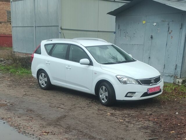 Белый Киа Сид, объемом двигателя 0 л и пробегом 100 тыс. км за 7200 $, фото 9 на Automoto.ua