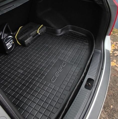 Белый Киа Сид, объемом двигателя 0 л и пробегом 100 тыс. км за 7200 $, фото 16 на Automoto.ua