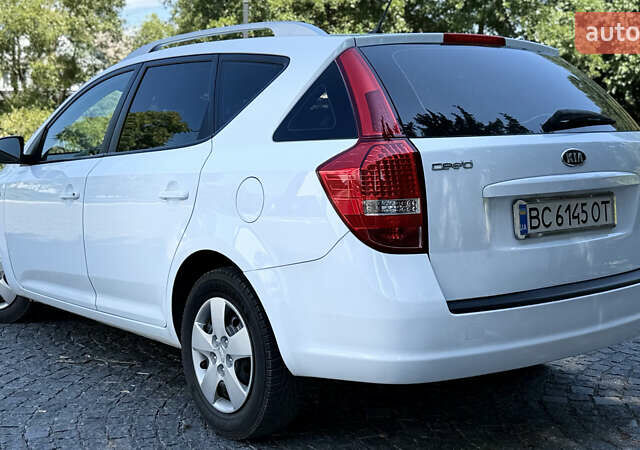 Білий Кіа Сід, об'ємом двигуна 1.58 л та пробігом 231 тис. км за 7500 $, фото 6 на Automoto.ua