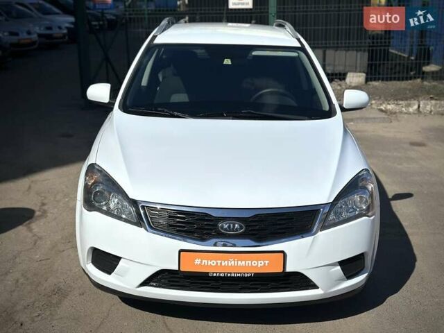 Белый Киа Сид, объемом двигателя 1.6 л и пробегом 226 тыс. км за 7950 $, фото 15 на Automoto.ua