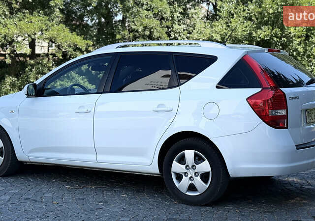 Білий Кіа Сід, об'ємом двигуна 1.58 л та пробігом 231 тис. км за 7500 $, фото 3 на Automoto.ua