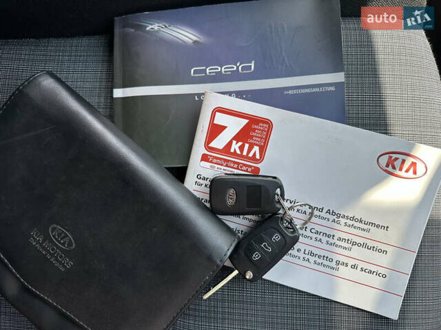 Белый Киа Сид, объемом двигателя 1.59 л и пробегом 175 тыс. км за 7200 $, фото 45 на Automoto.ua