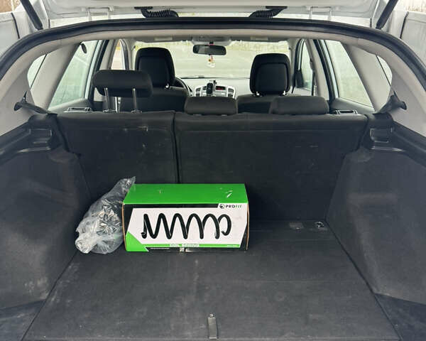 Белый Киа Сид, объемом двигателя 1.58 л и пробегом 242 тыс. км за 7000 $, фото 17 на Automoto.ua