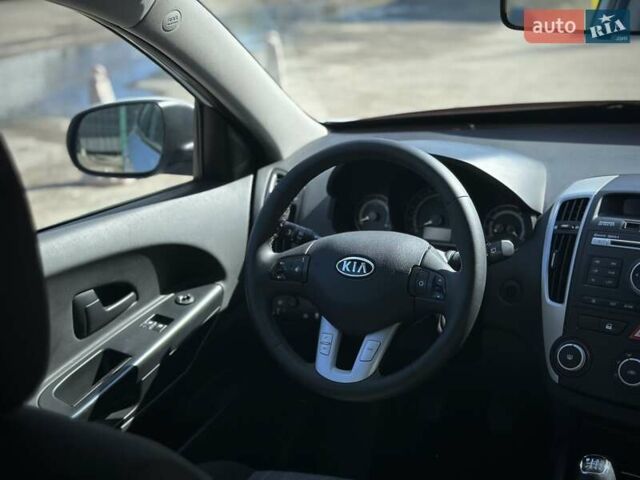 Белый Киа Сид, объемом двигателя 1.6 л и пробегом 226 тыс. км за 7950 $, фото 54 на Automoto.ua