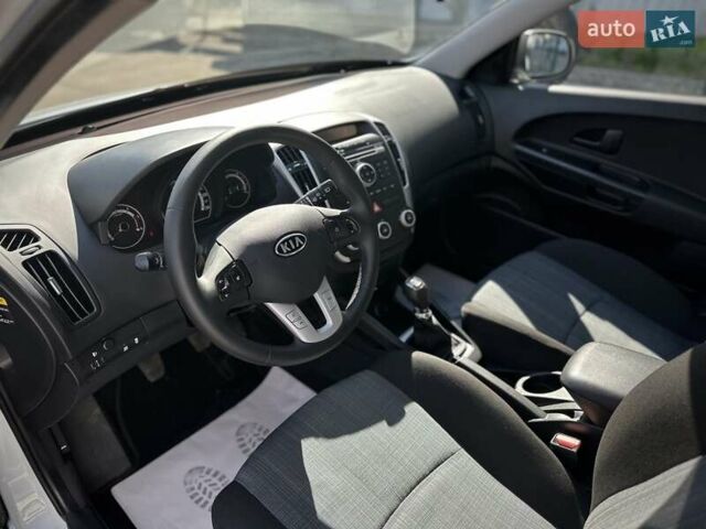 Белый Киа Сид, объемом двигателя 1.6 л и пробегом 226 тыс. км за 7950 $, фото 57 на Automoto.ua