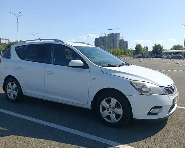 Білий Кіа Сід, об'ємом двигуна 1.58 л та пробігом 149 тис. км за 6800 $, фото 8 на Automoto.ua