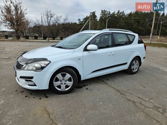 Белый Киа Сид, объемом двигателя 1.6 л и пробегом 168 тыс. км за 5999 $, фото 8 на Automoto.ua