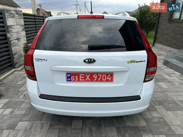 Белый Киа Сид, объемом двигателя 1.59 л и пробегом 175 тыс. км за 7200 $, фото 11 на Automoto.ua