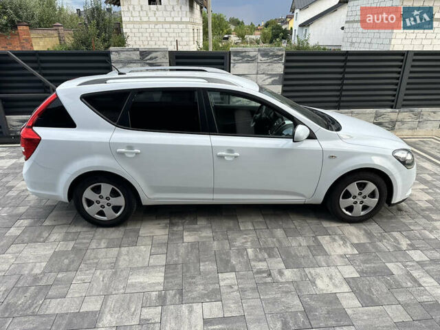 Белый Киа Сид, объемом двигателя 1.59 л и пробегом 175 тыс. км за 7200 $, фото 8 на Automoto.ua